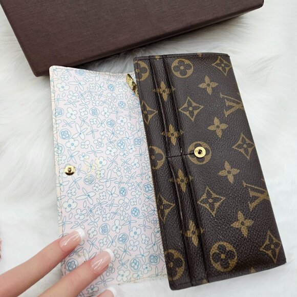 Louis Vuitton Monogram Fleuri Sarah Wallet - Picture 9 of 17